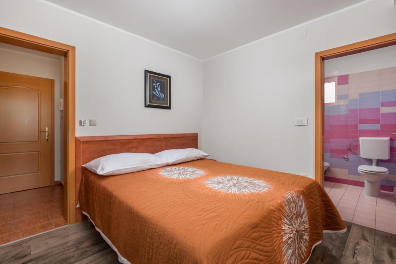 Guest House Ana 巴斯卡 外观 照片